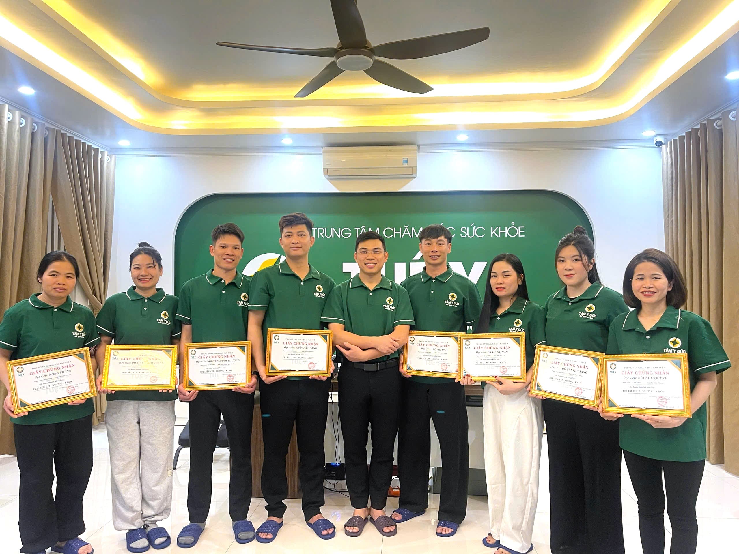 Q&A nghề trị liệu cho người mới